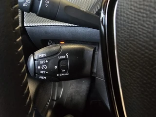 Peugeot e-208 Active Pck 50 kWh Geen import | Navigatie | Parkeersensoren / 19