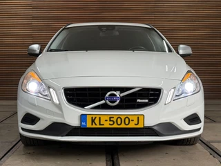 Volvo V60 1.6 T4 R-Design | Navi | Trekhaak | 180PK | Winter Pack | High Performance Audio | Leder/Alcantara / 27
