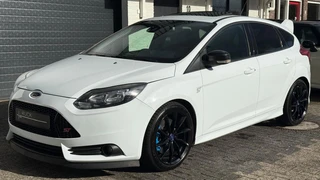 Ford Focus 2.0 EcoBoost ST-3 2.0| Recaro | Schuifdak | RS | Bull-X | Nieuwe Turbo / 17