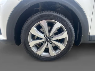 Kia Stonic 1.0i Turbo DynamicLine Automaat |  Two-tone lak | Apple Carplay / Android Auto | Airco |  Elektrische ramen | Camera | Parkeersensoren | Lichtmetalen velgen | / 26