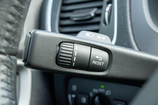 Volvo V40 2.0 T2 Inscription Parkeersensor achter|Bleutooth|Airco / 23