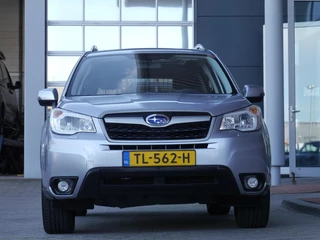 Subaru Forester 2.0 Luxury / 4