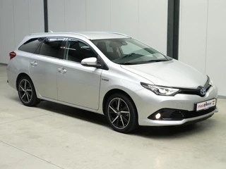 Toyota Auris 1.8 Hybrid Aspiration / 32