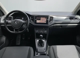 Volkswagen T-Roc 1.0 TSI Style 116 pk  | adaptieve cruise control | navigatie | parkeersensoren | all season banden | climate control / 15