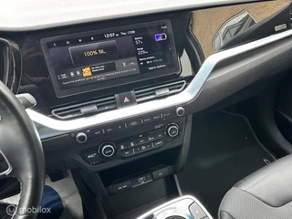 Kia e-Niro Edition 64 kWh 3-FASE ACHTERUITRIJ CAMERA CARPLAY STUUR/STOELVERWARMING / 16