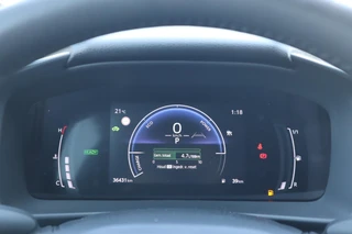 Toyota C-HR 1.8 HYBRID 140 1e EIGENAAR NL-AUTO AD-CRUISE APPLE/ANDROID LMV PARK-SENSOREN BLIND-SPOT-MONITOR / 20