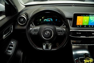 MG EHS 1.5 TGDI Luxury / 7