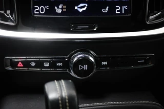 Volvo V60 2.0 T6 Recharge AWD R-Design | PARK ASSIST PACK | DAB | APPLE | VOORRUITVERWARMING | CAMERA / 42