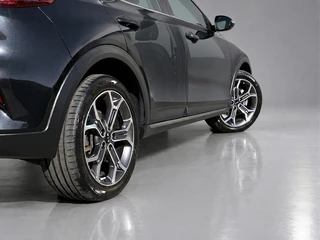 Kia XCeed 1.6 GDi PHEV 140 pk DynamicPlusLine  | navigatie | stoel/stuurverwarming | camera | keyless go | incl. winterset / 12