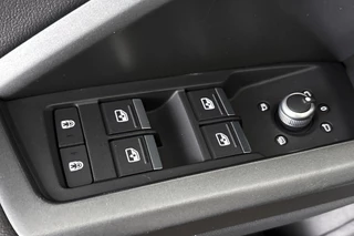 Audi Q3 Sportback 45 TFSI e S-Line Keyless Achteruitrijcamera Navigatie / 31
