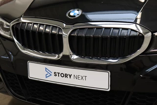BMW 3 Serie Touring 320i High Executive M Sport Pakket Automaat  / Live Cockpit Professional / Leder / Achteruitrijcamera / DAB / Stoelverwarming / Hifi / Ambiance Verlichting / 18 Inch / LED / Chrome Line / Parkeersensoren voor+achter / Climate Control / 8