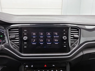 Volkswagen T-ROC 1.5 TSI Sport | Camera | Adaptive Cruise | Stoelverwarming | Navi / 26