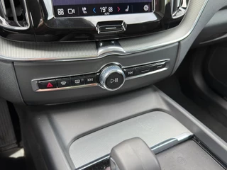 Volvo XC60 T6 Plus Dark Recharge AWD Trekhaak | 360 | H/K | Pano | Memory / 22