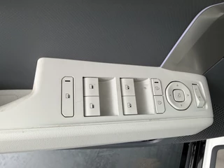 Kia EV3 GT-Line Business Edition 81.4 kWh  - Navigatie - Achteruitrijcamera - Apple & Android Carplay - Nieuw uit voorraad leverbaar / 21