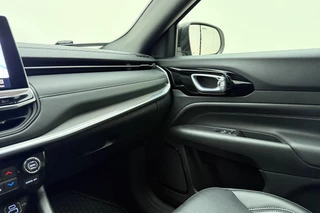 Jeep Compass 4xe 240pk Plug-in Hybrid Automaat S | Lederen bekleding | Navigatie | Trekhaak | Achteruitrijcamera | Electrische achterklep | Keyless | Stoel- en stuurverwarming | 19" Lichtmetalen velgen / 31