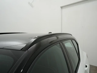 Volvo EX40 SINGLE MOTOR PLUS BLACK EDITION 70 KWH 100% SOH  | Trekhaak | Harman Kardon | Warmtepomp / 36