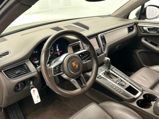 Porsche Macan 3.6 Turbo 400 pk | Bose | Glascoating | Memorie | Camera |Trekhaak | Stoelverwarming | 21 " | / 54