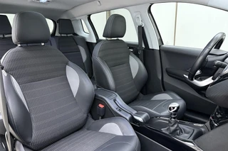Peugeot 2008 1.2T Blue Lease Allure | 130PK | Trekhaak | Navigatie pakket | Climate control | Panorama dak | Climate Control | Camera achter | / 16
