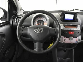 Toyota Aygo 1.0-12V Comfort Navigatie | 1e eigenaar | PDC / 8