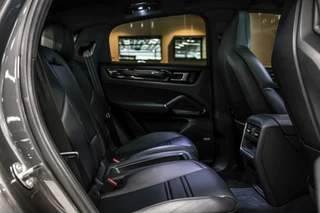 Porsche Cayenne Coupé 3.0 E-Hybrid|ACC|GTS-stoel|Chrono|Pano / 23