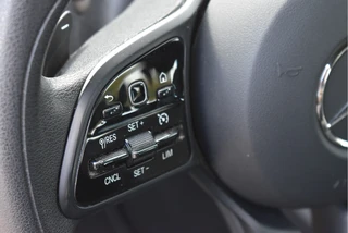 Mercedes-Benz A-Klasse 200 4MATIC 164 pk Premium  | Open dak | Camera | Carplay | DAB | Vrtual cockpit | Stoelverwarming | Full LED / 15