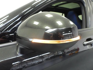 Lynk & Co 01 1.5 PHEV BlackEdition NAVI/360CAM/SCHUIFDAK/LED/20"LMV! / 42