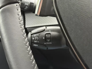 Peugeot 208 Allure 1.2 Hybrid 100PK e-DCS6 Automaat Trekhaak, Navigatie, Achteruitrijcamera, Keyless, Stoelverwarming, Apple Carplay, Android Auto / 22