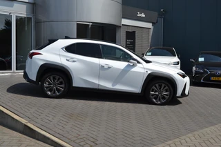 Lexus UX 250h F Sport Design NL-AUTO FACELIFT STOELVERW TRIPLE-LED / 4