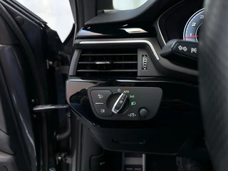 Audi A4 Avant 35 TFSI S Edition Competition S-Line LED Leder-Stof Virtual Cockpit Sfeerverlichting / 24