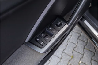 Audi Q3 35 TFSI S Line Pro Line S  | E-Trekhaak | LED | Leder / 21