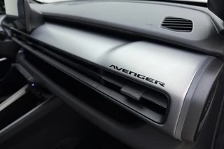 Jeep Avenger Summit 54 kWh | Camera | Apple carplay/Android auto | Voorruitverwarming | Climate control / 8