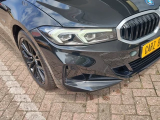 BMW 3 Serie Touring 320e PHEV  Orig NL. | Leder | Park Assist | Carplay/Android / 36