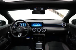 Mercedes-Benz A-Class 250 e Star Edition LIMITED ACC PDC Panoramadak Sfeerverlichting AMG NAP / 6