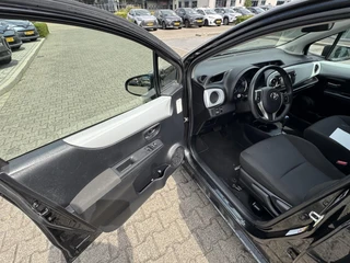 Toyota Yaris 1.5 HYBRID ASPIRATION / 16