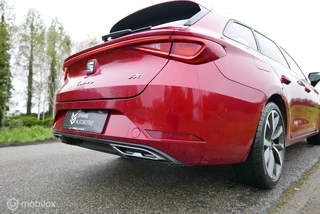 Seat Leon Sportstourer 1.5 eTSI DSG FR / Pano / Cam / Navi / 32