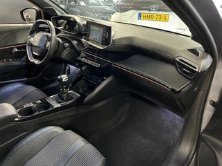Peugeot 208 1.2 GT 101PK / Navigatie / DAB / Camera / PDC v+a / Full Led / 12