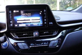 Toyota C-HR 1.8 Hybrid Executive  | Dealer onderhouden | NAVI | Camera | Trekhaak | Cruise control | / 29