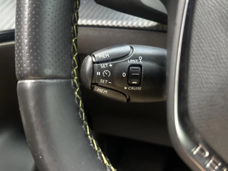 Peugeot 2008 1.2 PureTech 130PK GT | Cruise Control | Climate Control | Apple Carplay/Android Auto | Navigatie | Full LED | Parkeercamera/-sensoren | Keyless Entry/Start | Sfeerverlichting | DAB | Dealer onderhouden | / 36