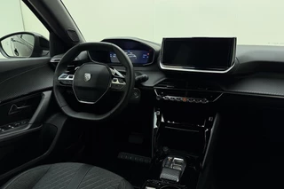Peugeot 2008 1.2 Hybrid 145 Allure | Climate & Cruise control | Achteruitrijcamera |voorstoelen verwarmd | Parkeersensoren | AppleCarplay / AndroidAuto | Full LED / 30
