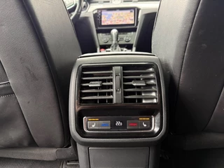 Volkswagen Arteon 2.0 TSI Business R - NL Auto Leder Pano Navi 19inch LMV / 19