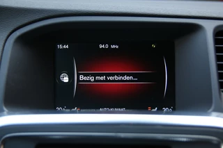 Volvo V60 2.0 T4 Momentum R-Design Camera achter | Parkeersensoren V+A | Navi / 13