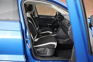 Volkswagen T-Roc 1.5 TSI 150pk DSG Sport Trekhaak Stoelverwarming Camera Keyless Navigatie / 13