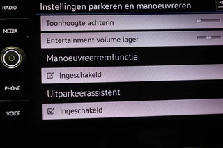 Volkswagen T-Roc 1.5 TSI Style | IQ LIGHT | STOELVERWARMING | CLIMA | APP CONNECT | DAB | PDC / 49