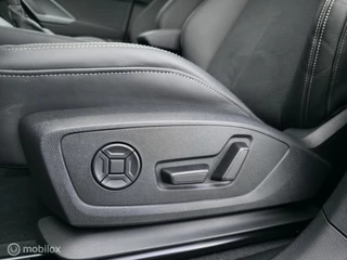 Audi Q3 40 TFSI Quattro S-Line / Pano / 360' / Carplay / 10