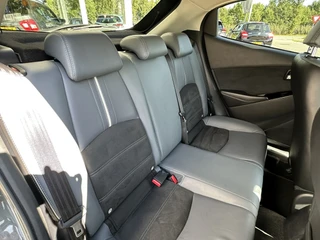 Mazda 2 1.5 Skyactiv-G Luxury  | Leer | Apple/Android | Stoel- en stuurverwarming | PDC | Cruise | ECC | Navi / 66