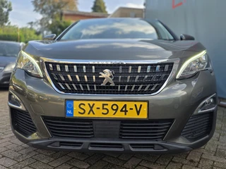 Peugeot 3008 1.2 PureTech NAVI LM PDC TEL LM CC / 7