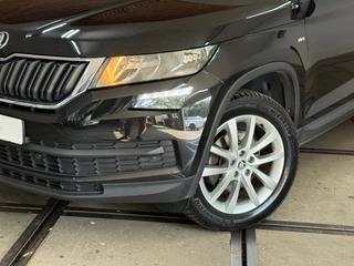 Skoda Kodiaq 1.5 TSI Ambition 7p. | 7-persoons | Carplay & Android Auto | Trekhaak | Camera | Stoelverwarming | KESSY | 18 Inch / 12