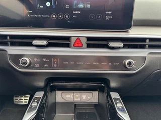 Kia Sorento 1.6 T-GDi Plug-in Hybrid 4WD ExecutiveLine 7p | Bel voor info | 253 pk | Head-up display | Nu €3000 Inruilpremie! / 24