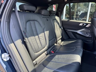 BMW X5 XDRIVE45E M-Sport Bowers & Wilkins Pano Softclose Laser Trekhaak Mooi vol uitgevoerd! / 41