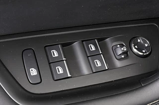 Peugeot 508 SW 1.6 HYbrid GT Line 225 PK Stoelverwarming Keyless Achteruitrijcamera / 32